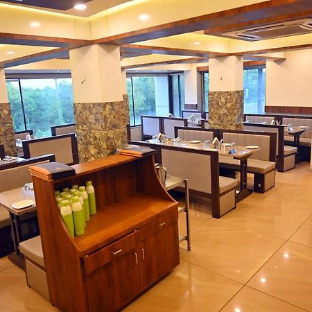 Hotel Aaram Umargām Extérieur photo