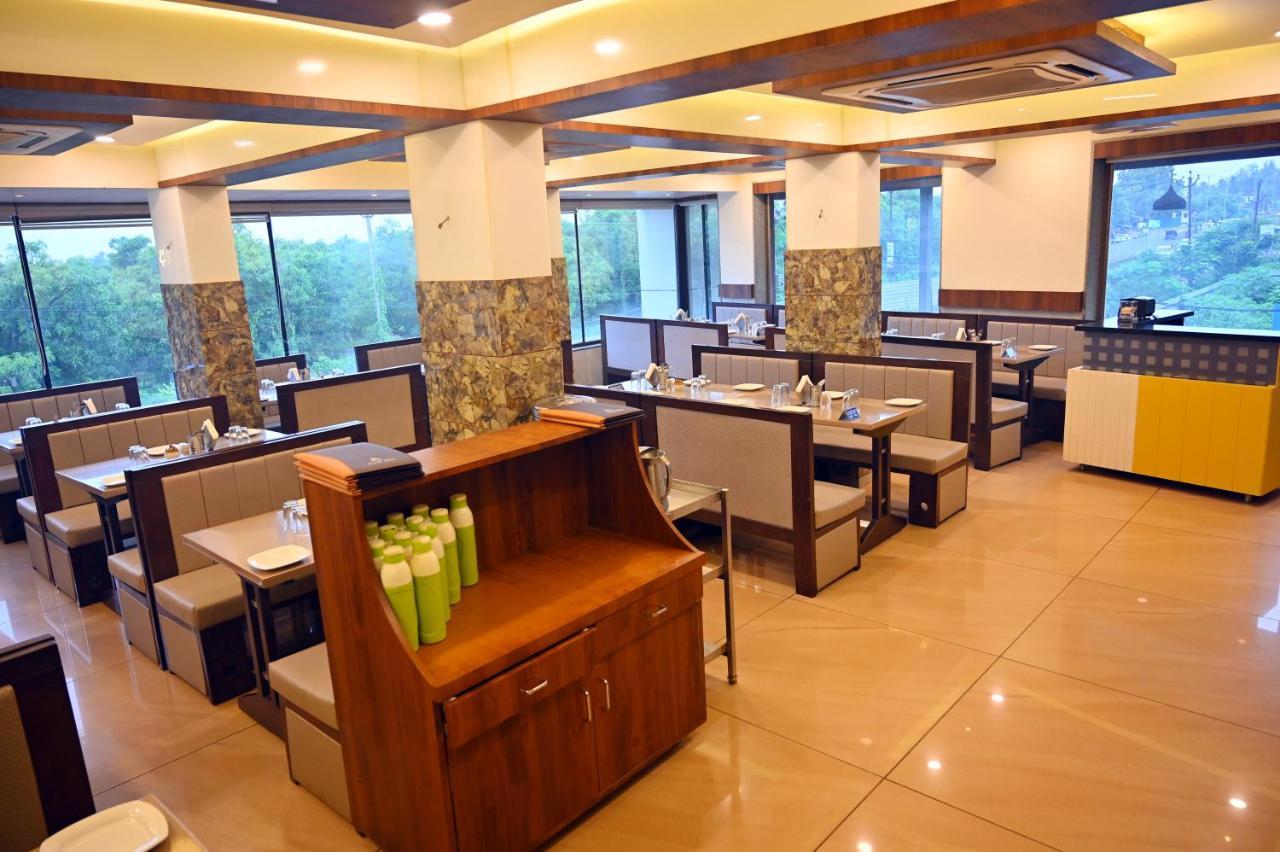 Hotel Aaram Umargām Extérieur photo