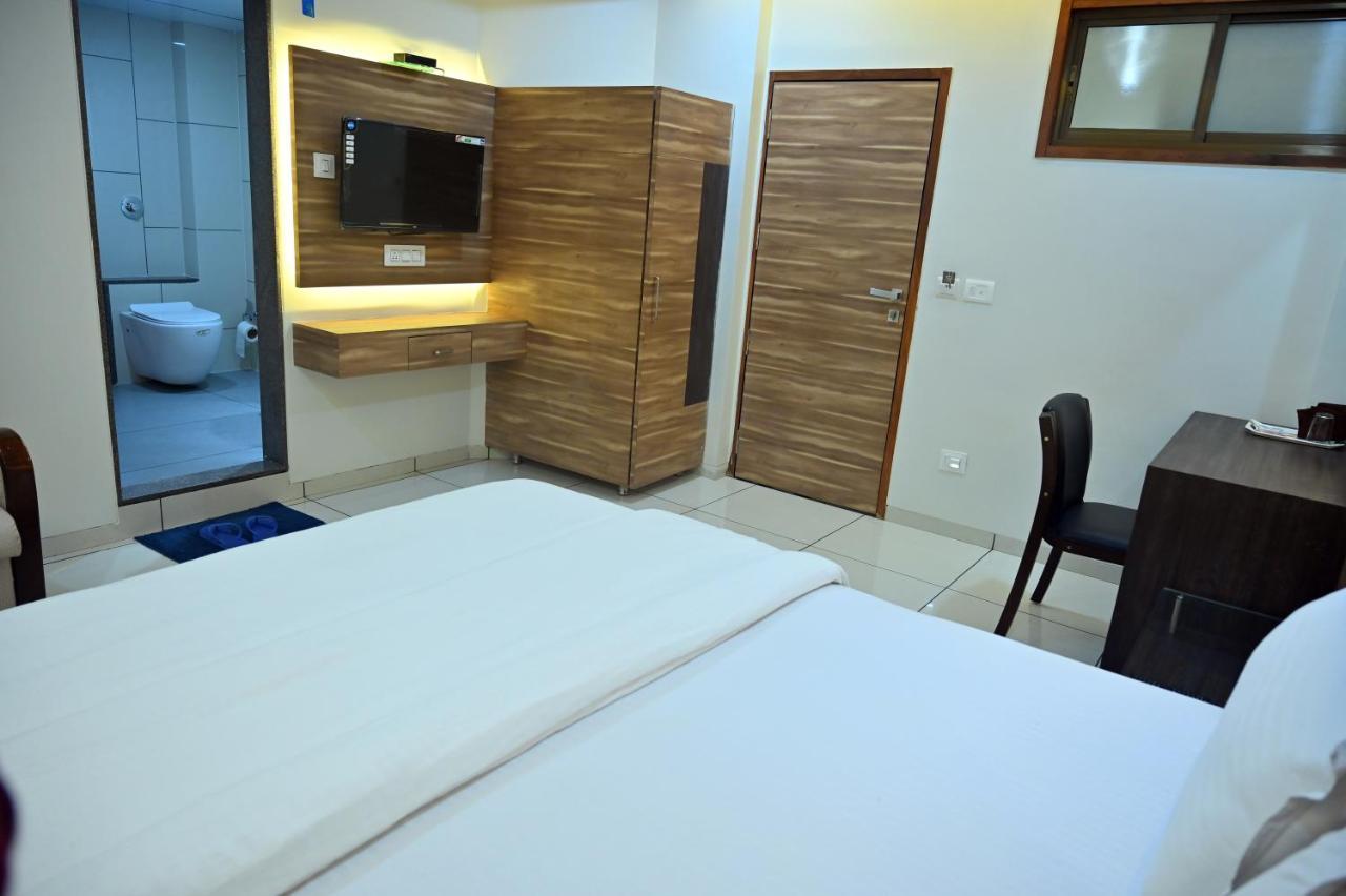 Hotel Aaram Umargām Extérieur photo