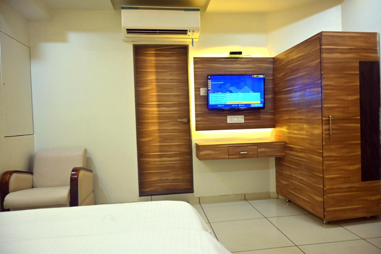 Hotel Aaram Umargām Extérieur photo