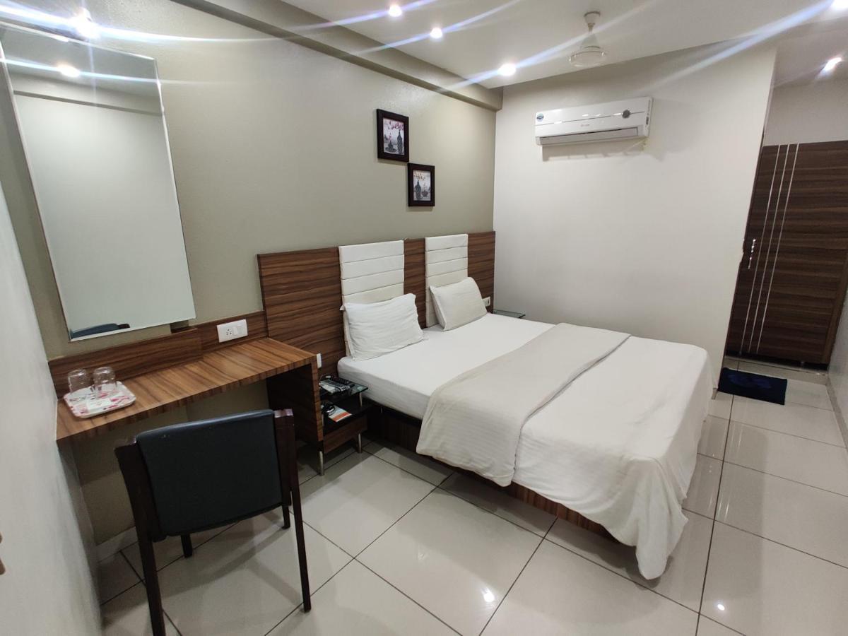 Hotel Aaram Umargām Extérieur photo