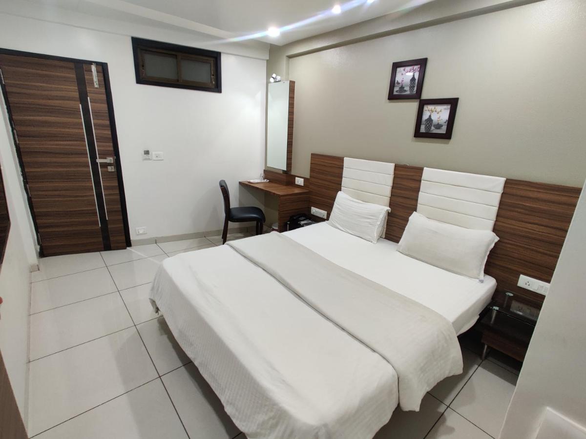 Hotel Aaram Umargām Extérieur photo
