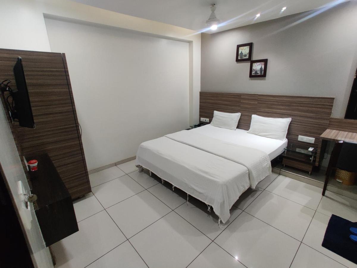Hotel Aaram Umargām Extérieur photo